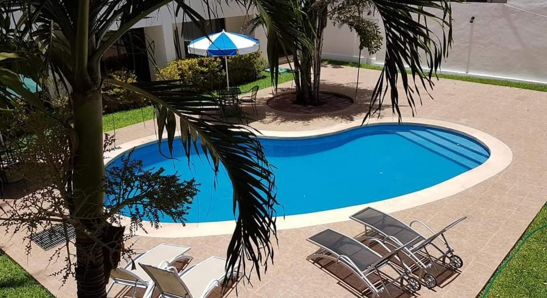 Hotel Holly Merida Bagian luar foto