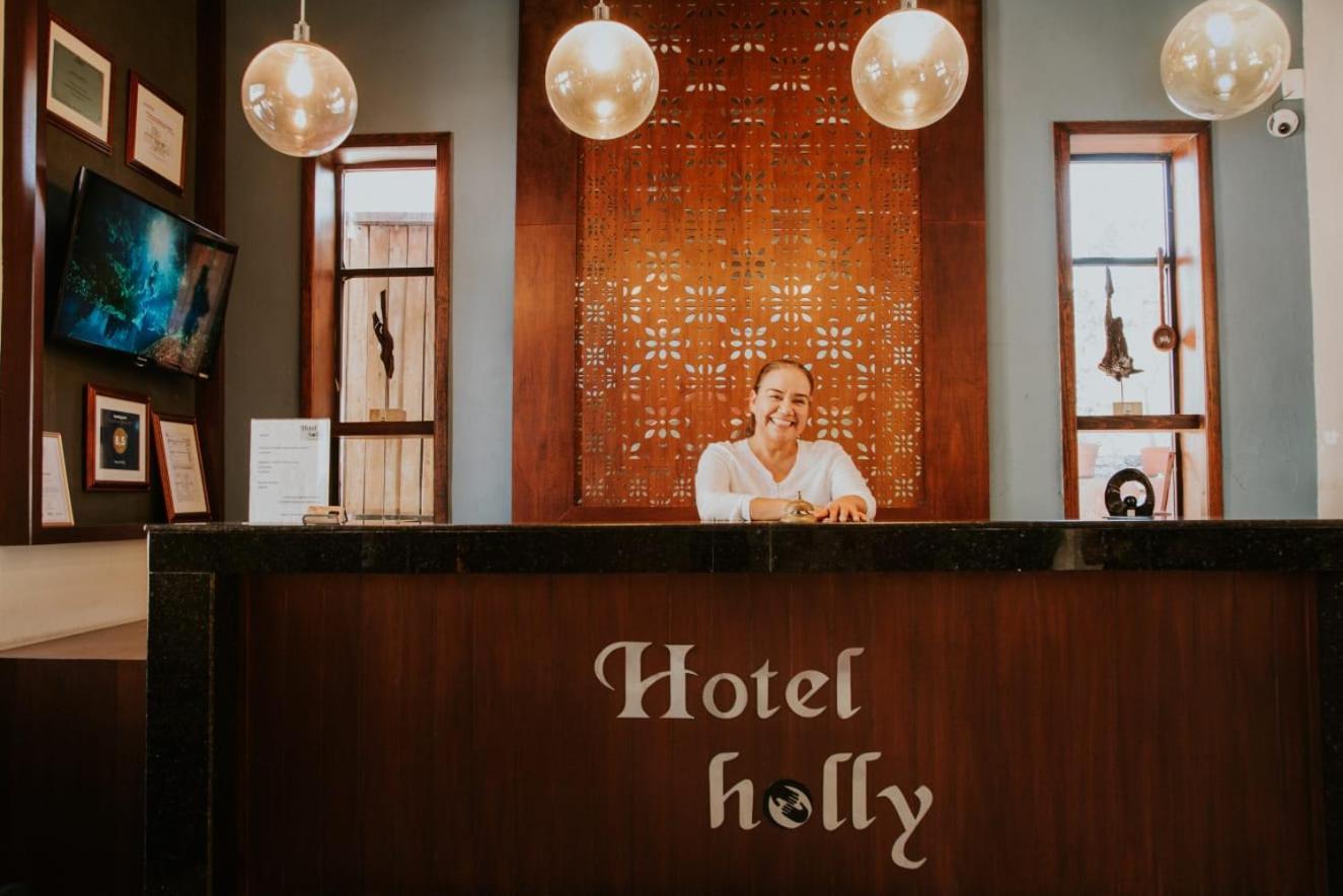 Hotel Holly Merida Bagian luar foto