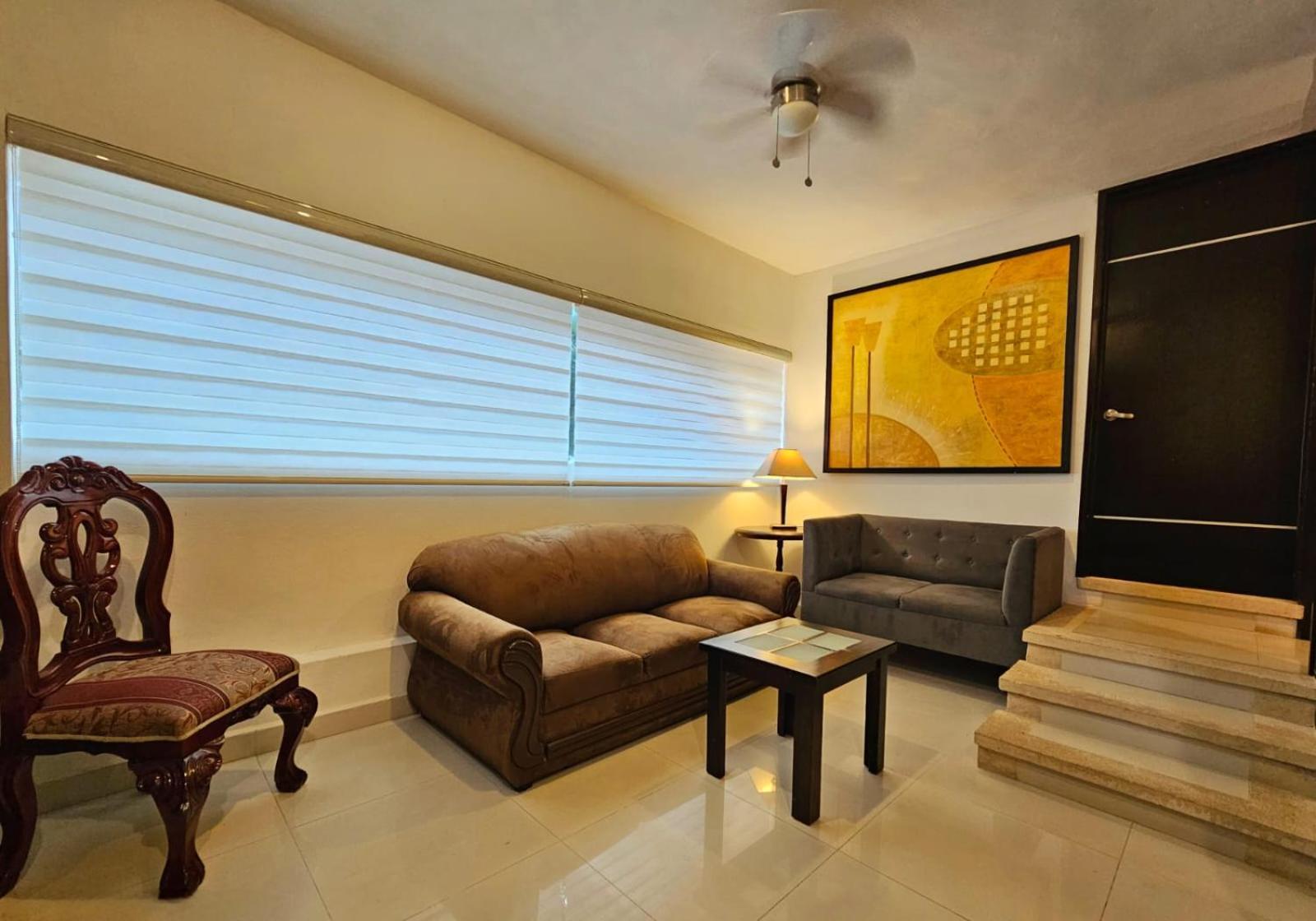 Hotel Holly Merida Bagian luar foto